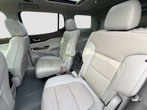 Used 2022 GMC Acadia SLT w/ Preferred Package FWD image 21