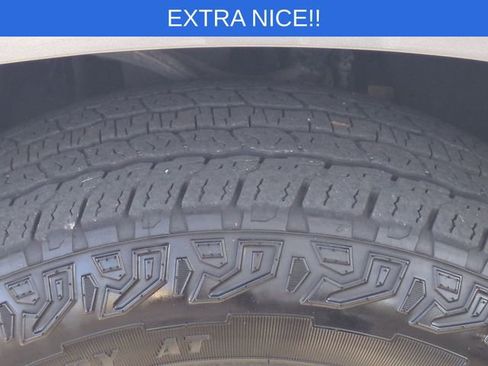 Used 2021 Chevrolet Tahoe Z71 w/ Z71 Signature Package image 11