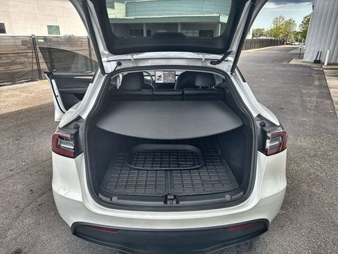 Used 2025 Tesla Model Y Performance AWD/4WD image 30