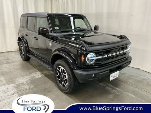 Used 2024 Ford Bronco Outer Banks AWD/4WD image 1