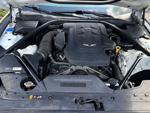 Used 2017 Genesis G80 3.8 RWD image 31