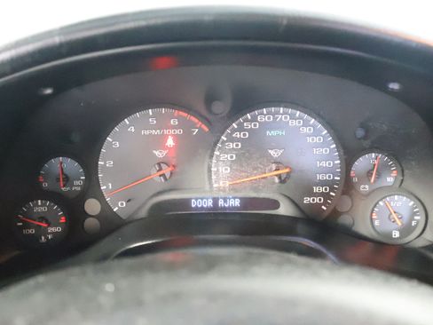 Used 1998 Chevrolet Corvette Coupe w/ Roof Pkg RWD image 31