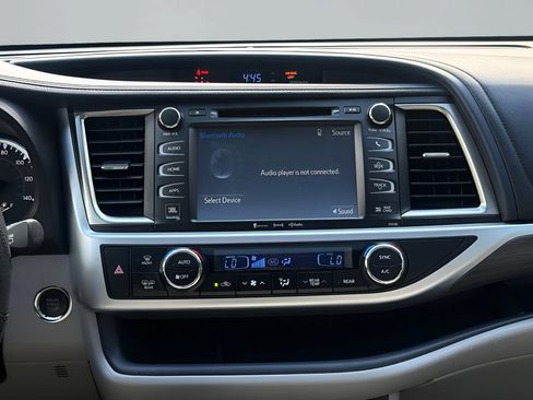 Used 2017 Toyota Highlander Limited FWD image 17