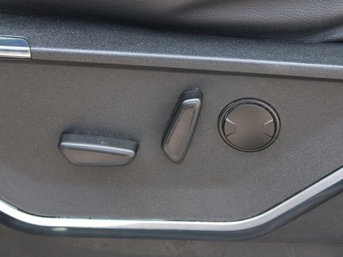 Used 2023 Ford F150 Lariat AWD/4WD image 24