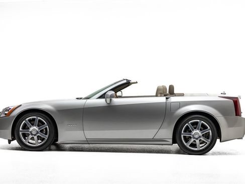 Used 2005 Cadillac XLR image 5