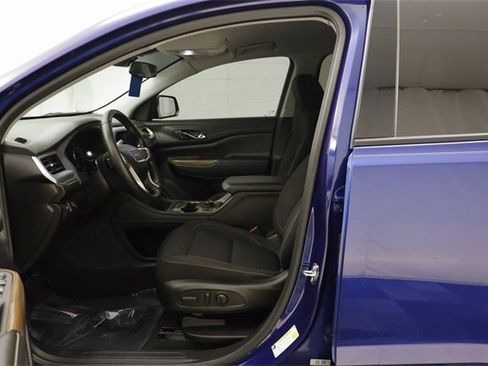 Certified 2023 GMC Acadia SLE w/ Driver Convenience Package image 6