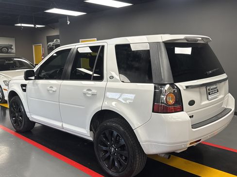 Used 2015 Land Rover LR2 HSE AWD/4WD image 4