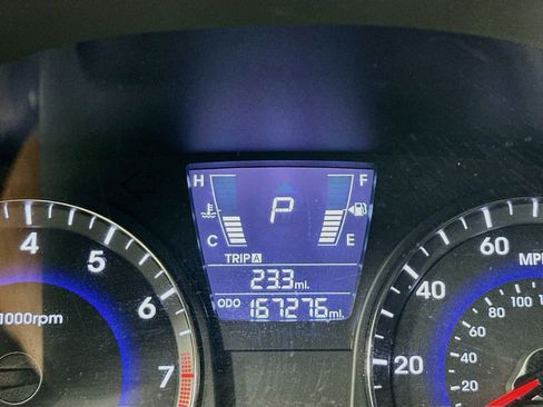 Used 2012 Hyundai Accent GLS FWD image 18