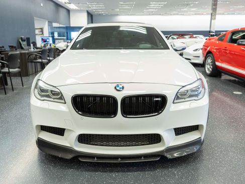 Used 2014 BMW M5 RWD image 2