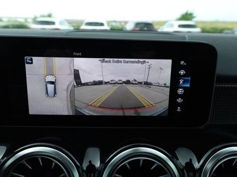 Used 2020 Mercedes-Benz GLB 250 image 20