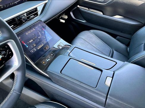 Certified 2025 INFINITI QX80 Sensory image 19