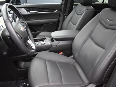 Used 2024 Cadillac XT6 Premium Luxury w/ Technology Package image 13