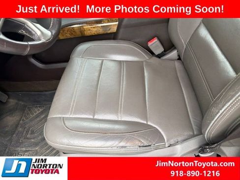 Used 2017 GMC Yukon XL Denali w/ Open Road Package AWD/4WD image 10