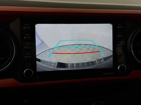 Used 2020 Toyota Tacoma TRD Sport image 16