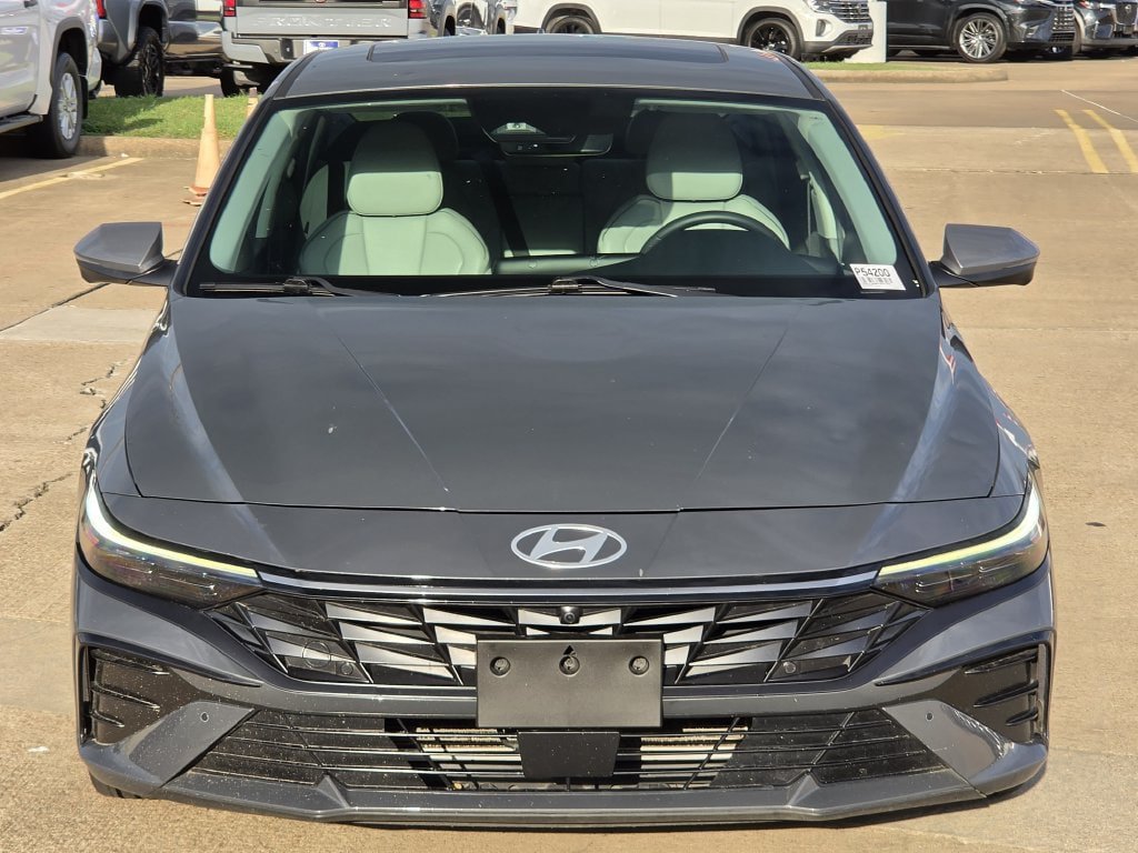 Used 2024 Hyundai Elantra Limited FWD image 3