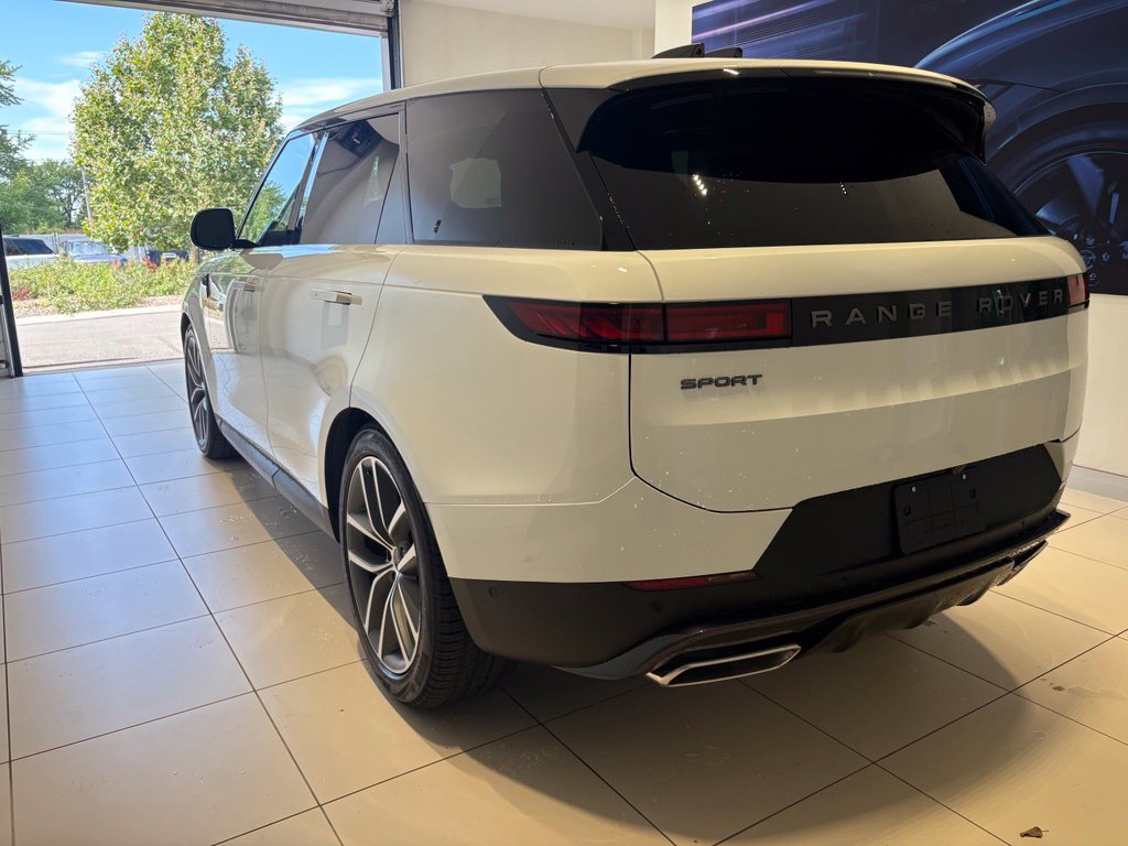 New 2027 Land Rover Range Rover Sport SE AWD/4WD image 2