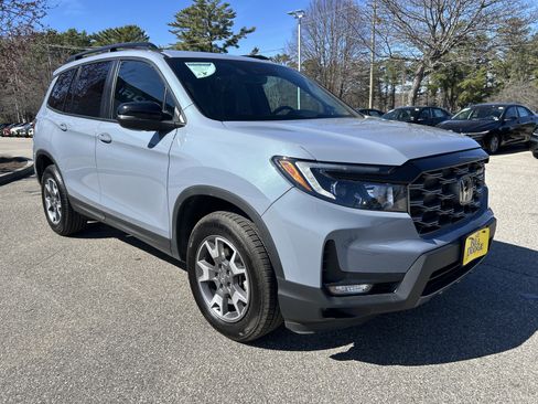 Used 2023 Honda Passport TrailSport image 3