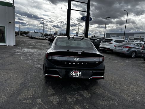 Used 2025 Hyundai Sonata Limited image 3