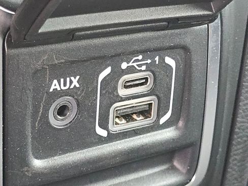 Used 2023 Jeep Wrangler Sport S image 31