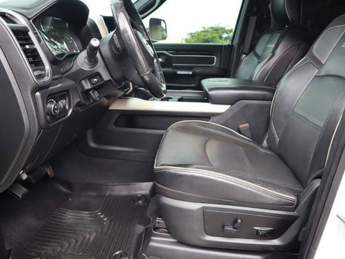 Used 2019 RAM 2500 Laramie AWD/4WD image 13