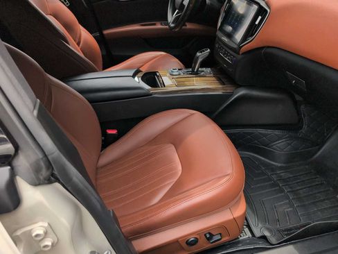 Used 2019 Maserati Ghibli S Q4 AWD/4WD image 20