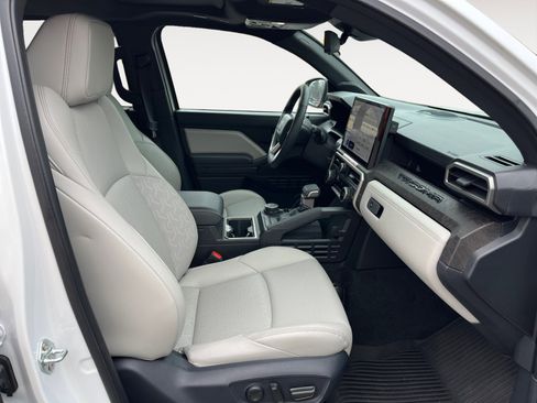 Used 2024 Toyota Tacoma 4x4 Double Cab image 19