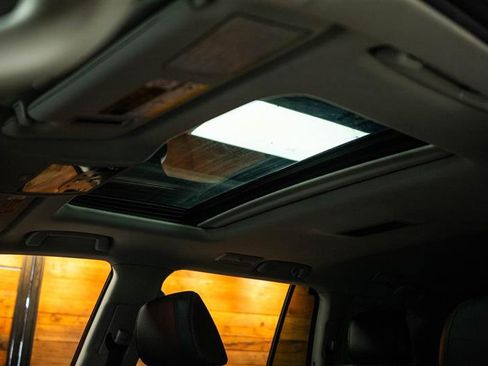 Used 2016 Lexus LX 570 4WD image 33