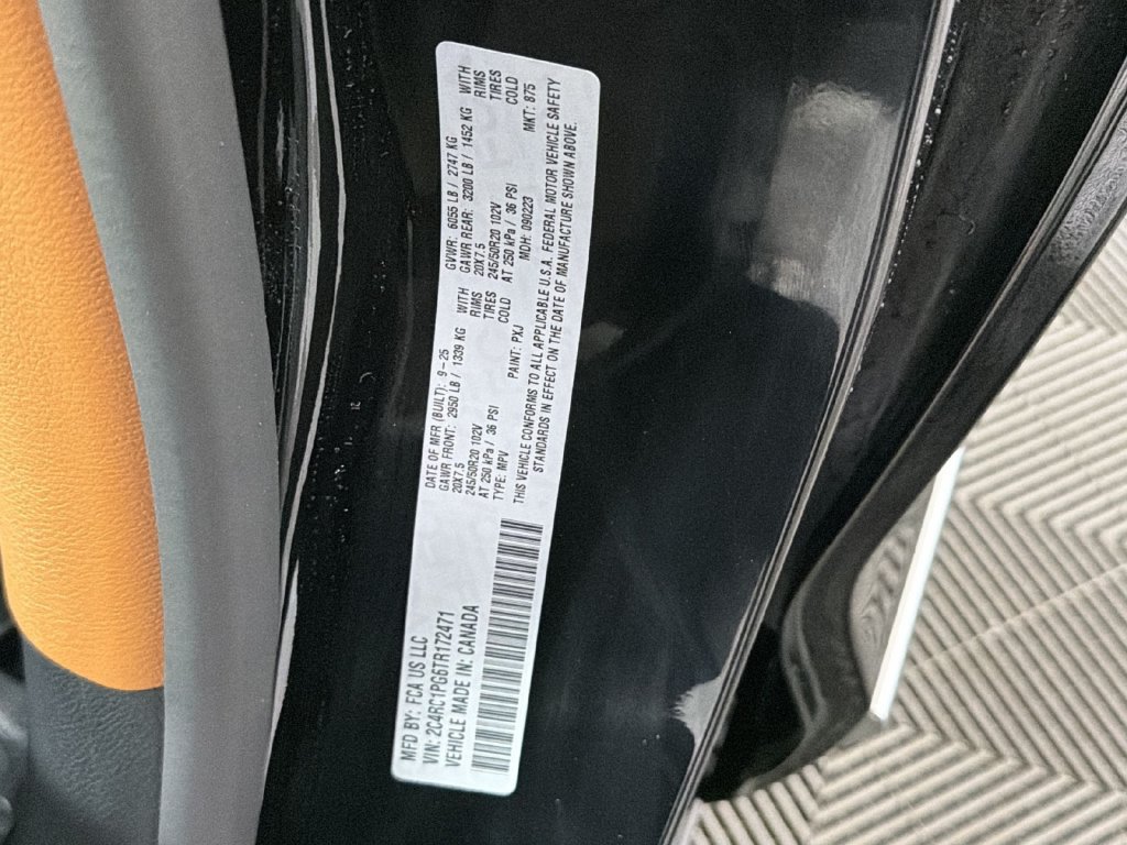 Used 2026 Chrysler Pacifica Pinnacle FWD image 30