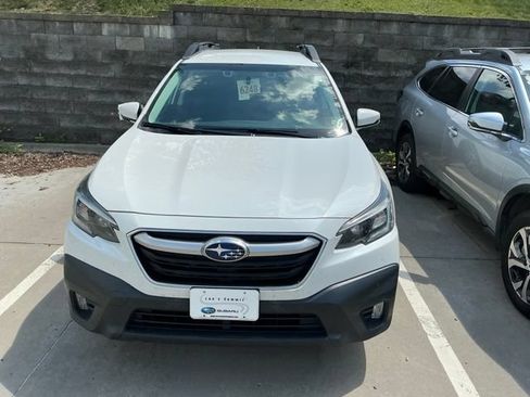 Used 2020 Subaru Outback Premium AWD/4WD image 2