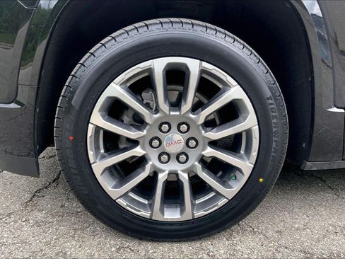 Used 2023 GMC Acadia Denali FWD image 9