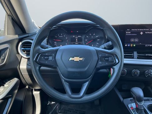 Used 2024 Chevrolet Trax LS FWD image 11