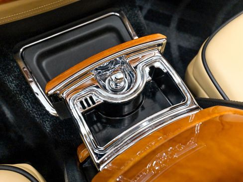 Used 2013 Rolls-Royce Phantom Sedan RWD image 85