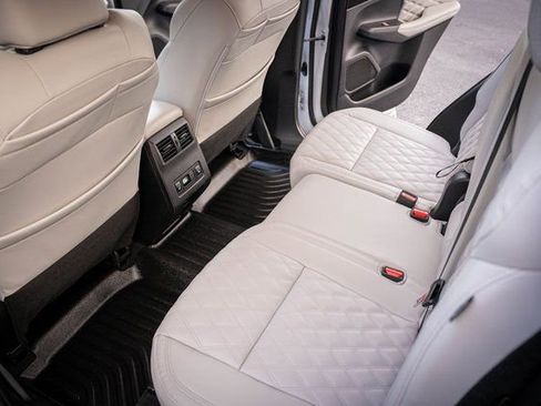 Used 2023 Mitsubishi Outlander SEL image 30