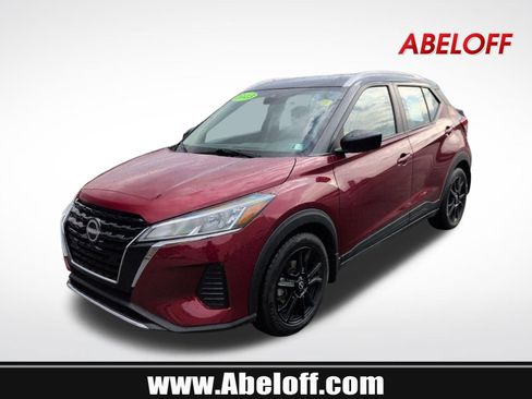 Used 2023 Nissan Kicks SV image 1