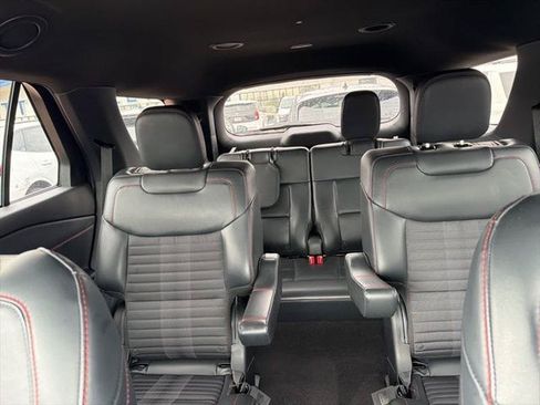 Used 2025 Ford Explorer ST-Line AWD/4WD image 15