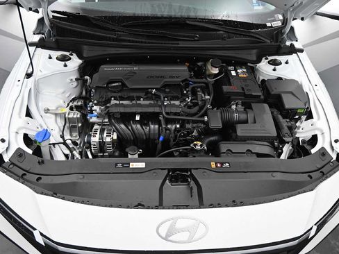 New 2026 Hyundai Elantra SE FWD image 23
