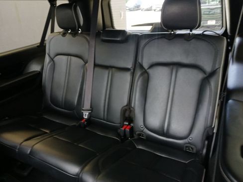 Used 2023 Jeep Grand Wagoneer L Series II AWD/4WD image 5