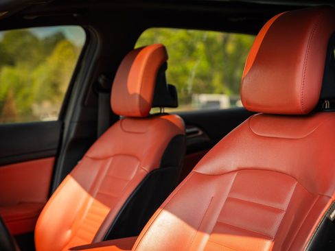 Used 2024 Kia Sportage SX image 21