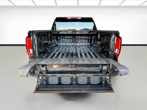 Used 2026 GMC Sierra 1500 SLT AWD/4WD image 25