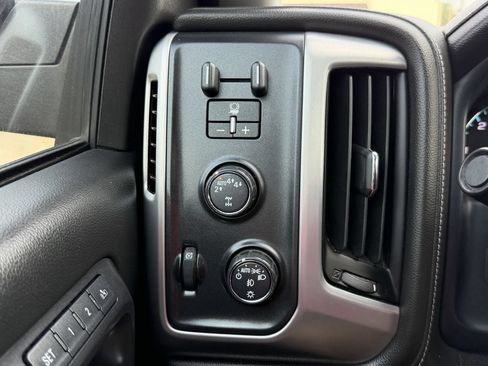 Used 2018 GMC Sierra 1500 SLT AWD/4WD image 29