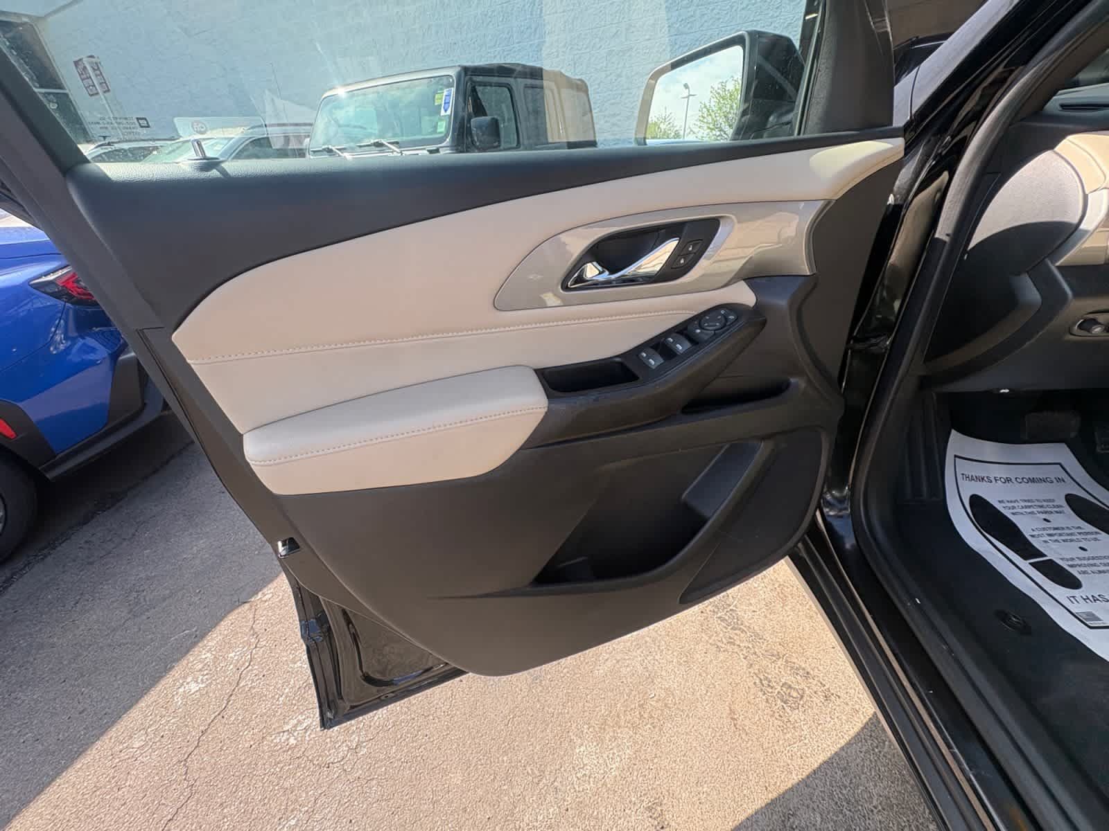 Used 2023 Chevrolet Traverse LS AWD/4WD image 12