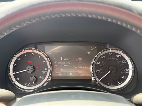 Used 2023 Toyota Highlander XLE FWD image 18