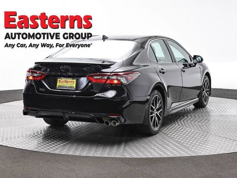 Used 2024 Toyota Camry SE w/ Cold Weather Package FWD image 5