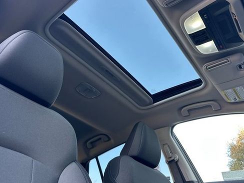 New 2025 Subaru Crosstrek 2.0i Premium image 19