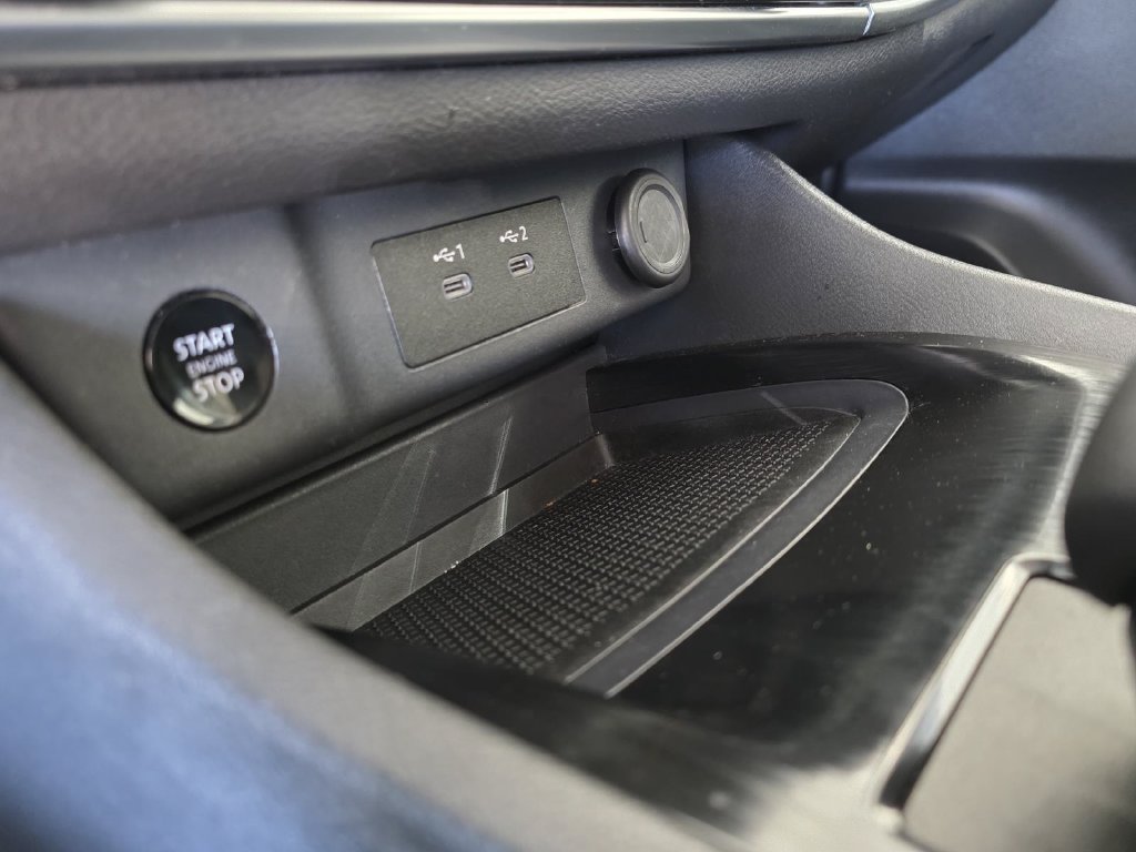 Used 2024 Nissan Rogue S FWD image 19
