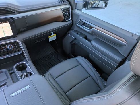 New 2026 GMC Sierra 3500 Denali w/ Denali Reserve Package AWD/4WD image 16