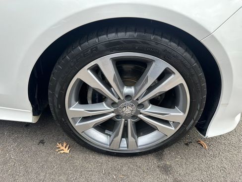 Used 2016 Mercedes-Benz E 350 4MATIC Sedan image 31