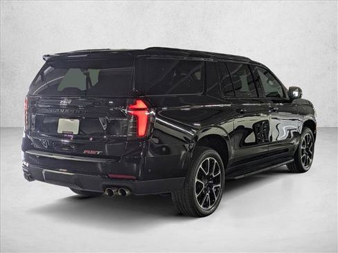 Used 2025 Chevrolet Suburban RST w/ Comfort Package AWD/4WD image 5