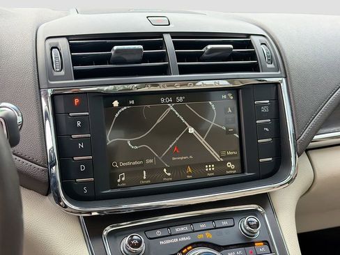 Used 2018 Lincoln Continental Select w/ Continental Climate Package image 13