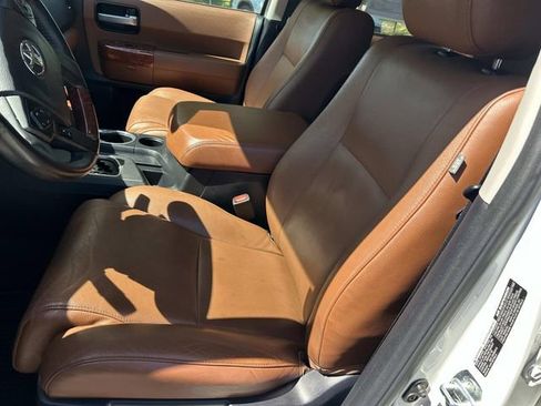 Used 2020 Toyota Sequoia Platinum AWD/4WD image 17